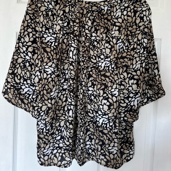 Investments Women’s Petite Medium Scoop Neck 3/4 Sleeve Blouse - Picture 5 of 6